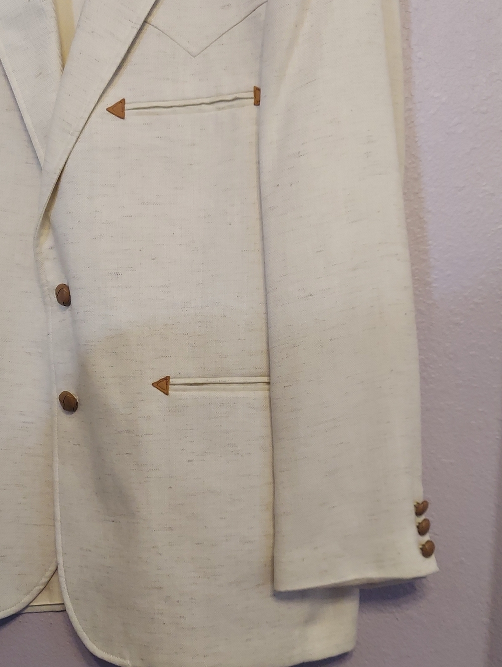 Circle S Western Wear. Cream Men's Blazer - Classic Two-Button Suit Jacket - Picture 10 of 11